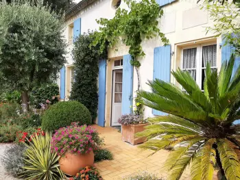 Cottage in Bunzac,Maison familiale avec jardin paysagé, cheminée, wifi, et proche de La Rochefoucauld FR-1-653-164 N°855077