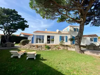 Cottage in Les Moutiers en Retz,Maison rénovée avec terrasse et jardin clos à 30m de la mer, parking, wifi FR-1-306-1228 N°855366