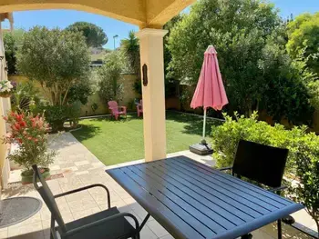 Casa a Mèze,Confort et Détente à Mèze: Villa avec Jardin, 3 Chambres, Climatisation et Wifi FR-1-604-1 N°856216