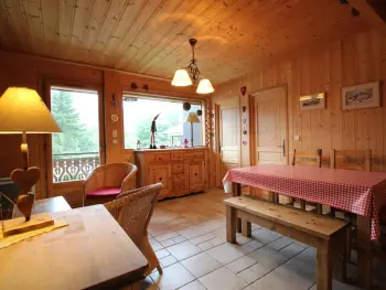 Chalet in Les Carroz d'Arâches,Chalet cosy 3 chambres pour 6 personnes à Arâches-la-Frasse, proche centre village et pistes. FR-1-572-129 N°856676