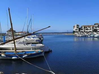 Apartment in Port Barcarès,Appartement T2 avec terrasse, piscine, parking - Le Barcarès FR-1-195-46 N°901079