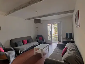 Haus in Saintes Maries de la Mer,Maison spacieuse pour 10, proche plages et commerces, grande terrasse avec plancha, animaux admis. FR-1-475-35 N°857032