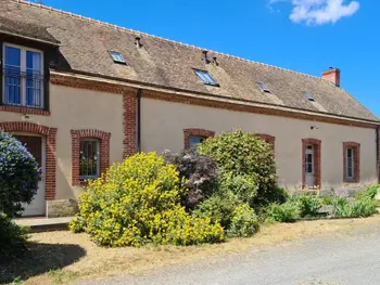 Cottage in Connerré,Longère sarthoise rénovée, à 20 min du Mans, 4 chambres, poêle à granulés, parking privé FR-1-410-376 N°858099