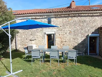 Gîte in Marillet,Maison rénovée avec piscine et cheminée, proche exploitation agricole, idéale famille, tout inclus FR-1-426-524 N°858141