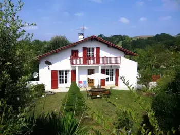 Gite in Ayherre,Maison lumineuse avec jardin au calme du Pays Basque, idéale pour familles et longs séjours FR-1-384-107 N°860035