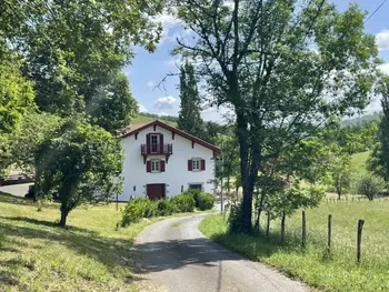 Casa rural en Ainhice Mongelos,Gîte neuf 4 pers avec terrasse, WiFi inclus, proche St Jean-Pied-de-Port et chemins de randonnée FR-1-384-824 N°860040