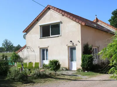 Gite à Sauvagny, Gîte familial à la ferme avec terrasse - chevaux, poneys, proche Montluçon et thermes Néris les Bains FR-1-489-430 N°860830 - Photo 0