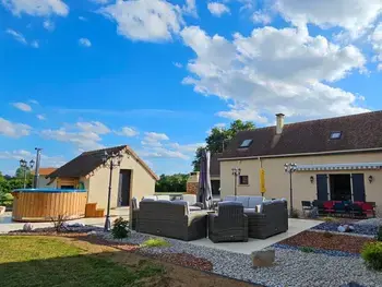 Gîte in Changé,Gîte 3 étoiles près du Mans avec bain nordique, 12 pers, 5 chambres, proche circuit 24H et nature FR-1-410-381 N°861776