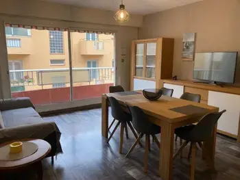 Apartment in Amélie les Bains Palalda,F3 lumineux avec terrasse, garage, clim et ascenseur à 500m du centre et 800m des thermes FR-1-703-85 N°905420