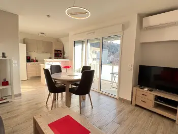 Appartamento a Aix les Bains,Charmant T2 lumineux et moderne, bien situé, avec balcon et parking à Aix-les-Bains FR-1-555-85 N°905744