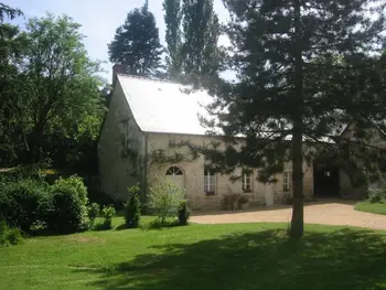 Gite in Saint Benoît la Forêt,Gîte enchanteur 4 km de Chinon avec jardin privé, cheminée, salle de jeux et équipements bébé inclus FR-1-381-188 N°863056