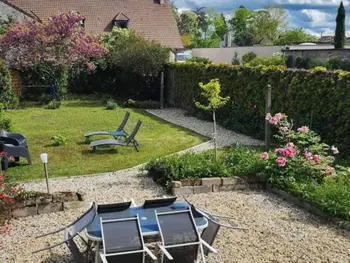 Gite à Moulins,Maison rénovée avec jardin clos, proche du centre historique, idéale pour famille ou télétravail FR-1-489-439 N°864034