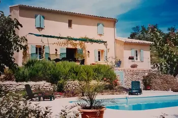 Villa in Faucon,le Mazet des Oliviers FR-84110-88 N°864316