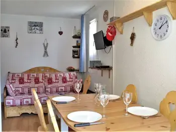 Appartamento a Risoul,Studio confortable avec balcon près des pistes, 4 couchages - Risoul 1850 FR-1-330-496 N°908139