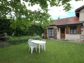 Cottage in Saint Médard en Forez,Gîte chaleureux avec cheminée, grande terrasse, jeux pour enfants et promenades à dos d'ânes FR-1-496-283 N°865625