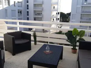 Appartement à Port Leucate,Port Leucate : Superbe T3 Climatisé avec Terrasse, Parking, et Proche Plage FR-1-727-21 N°940944