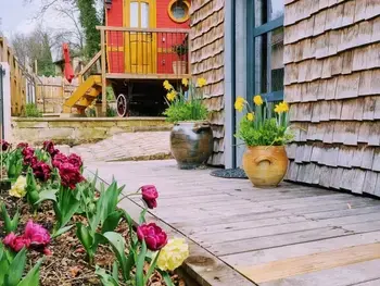 Gîte in Vauréal,Roulotte tzigane cosy avec terrasse, au cœur de la nature, proche Cergy et Vexin FR-1-649-26 N°941372