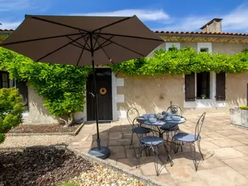 Casa rural en Chassaignes,Maison de charme avec piscine chauffée en Dordogne, proche de Brantôme et Périgueux. FR-1-616-228 N°945329