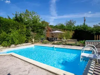 Casa rural en La Bachellerie,Gîte familial avec piscine privée, Wi-Fi et animaux acceptés à La Bachellerie FR-1-616-294 N°945510