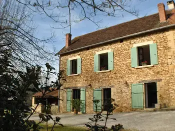 Agriturismo a Carlux,Maison au calme avec jardin, proche de Sarlat - Idéale pour familles et activités en plein air. FR-1-616-295 N°945511