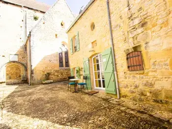 Gite à Saint Pompont,Gîte atypique pour couple, cœur de Saint-Pompont, tout confort avec wifi, proche Sarlat FR-1-616-317 N°945533