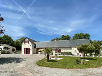 Apartamento en La Gonfrière,Grande maison de campagne avec studio, nature, confort et loisirs à 5 km, 4 chambres, jardin clos FR-1-497-182 N°950430