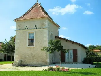 Casa rural en Saint Romain,Gîte de charme 17ème s. avec jardin clos, proche forêt et Aubeterre, internet fibre, animaux OK FR-1-653-42 N°951618