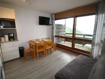 Apartamento en Auris,Studio cabine fermée 4 pers au pied des pistes avec parking - Auris en Oisans FR-1-297-334 N°952363