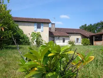 Gite à Mimbaste,Maison de campagne confortable avec jardin, proche nature et océan, à Mimbaste FR-1-360-56 N°952381