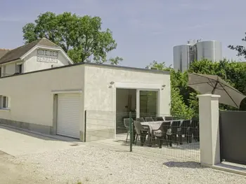 Gîte in Chaource,Gîte spacieux à Chaource : jardin, terrasse, 5 chambres, animaux acceptés, proche vignobles et Troyes FR-1-543-267 N°952881