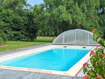 Casa rural en Bellon,Gîte familial avec piscine couverte, jardin privé, proche d'Aubeterre-sur-Dronne FR-1-653-239 N°955332