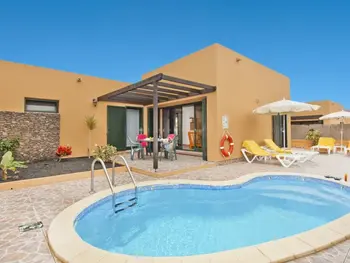 Villa en Corralejo,Maison Mitoyenne avec Piscine Privée entre Corralejo et El Cotillo ES-300-15 N°963593