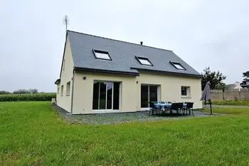 Huisje in Penvenan,Spacious house for 8 people with large garden 1 km from the coast Penvénan FR-22710-07 N°964395