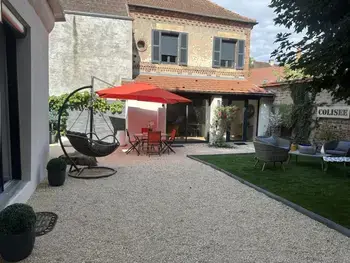 Gite à Moulins,Maison de charme au centre de Moulins, avec jardin et terrasse, tout confort inclus FR-1-489-474 N°964706