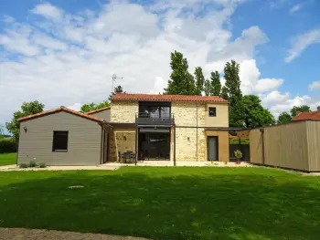 Casa rural en Bourneau,Gîte rénové avec jardin et terrasse près de Thiré, festival de musique baroque, idéal pour familles FR-1-426-538 N°964893