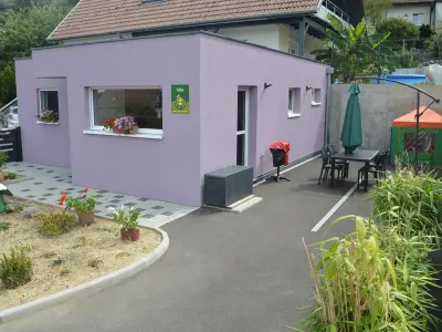 Gite à Altkirch,Gîte familial tout confort à Altkirch - Terrasse, jardin, parking, proche pistes cyclables et randos FR-1-744-5 N°968257