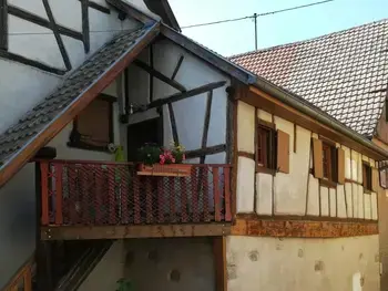 Casa rural en Pfaffenheim,Charmante maisonnette alsacienne avec terrasse, climatisation et alcôve près de Colmar FR-1-744-8 N°968260