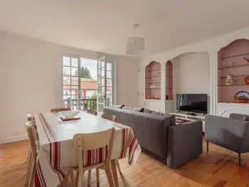 Apartment in Hendaye,Appartement spacieux et rénové sur les hauteurs, idéal pour vacances en famille ou amis FR-1-2-437 N°969052