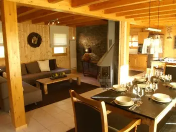 Chalet in La Chapelle d'Abondance,Chalet de luxe 9 pers. avec cheminée, proche télécabines, Wi-Fi, équipements complets et terrasse FR-1-676-87 N°969502