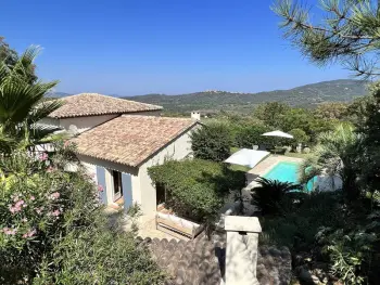 Villa en La Croix Valmer,Villa de Luxe 4 Chambres avec Piscine Chauffée et Aménagements Haut de Gamme, La Croix-Valmer FR-1-726-32 N°970226