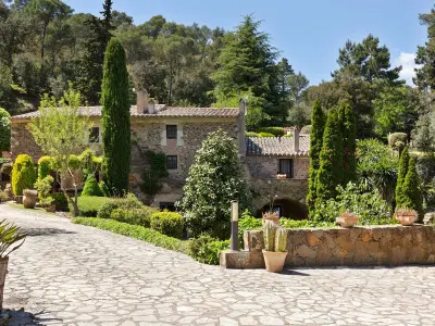 Villa à Mont ras,Ferme avec piscine et cheminée à Mont-ras, proche des plages de la Costa Brava ES-304-14 N°973302