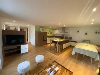 Apartment in Larmor Plage,RÉF 499 - LARMOR-PLAGE APPARTEMENT TYPE 5 EN PLEIN BOURG FR-1-349-216 N°973446