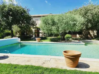 Casa en Carpentras,Mas avec Jardin, Piscine, 5 Chambres et 4 Salles de Bain à Carpentras, Proche Mont Ventoux FR-1-767-7 N°975227