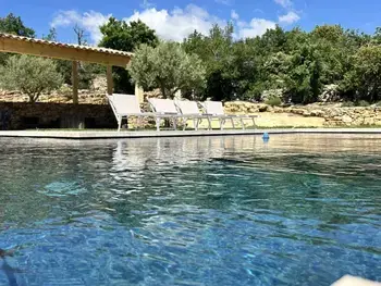 Villa a Viens,Villa moderne avec piscine chauffée, parfaite pour 6 pers. à Viens, Luberon FR-1-767-8 N°975228