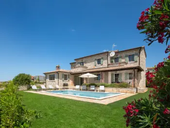 Villa a Porec Sv. Lovrec,Rorripa HR2445.413.1 N°977634