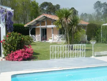 Agriturismo a Saint Vincent de Paul,Gîte Prune : calme, piscine, proche de Dax et plages, tout confort, 1 chambre, terrasse privative FR-1-360-361 N°977825