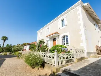 Gite à Donzacq,Charmante maison à la ferme avec piscine et climatisation, 5 chambres, draps inclus. FR-1-360-733 N°977891