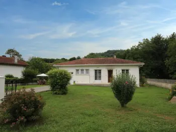 Casa rural en Uhart Cize,Maison rénovée avec jardin clos et BBQ à Uhart-Cize FR-1-384-356 N°977955