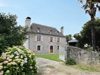 Casa rural en Asson,Maison de charme rénovée avec grand jardin, activités familiales, et nature préservée à Asson FR-1-384-739 N°977977