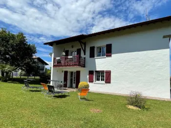 Appartamento a Itxassou,Charmant gîte à Itxassou avec terrasse privative, proche des thermes, idéal pour randonnées FR-1-384-901 N°978004